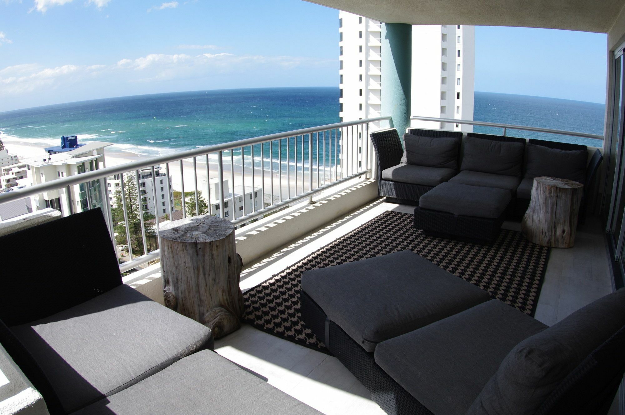 Aparthotel Marriner Views Gold Coast Esterno foto
